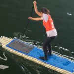 Carolyn sur son paddle en bouteilles à Joinville