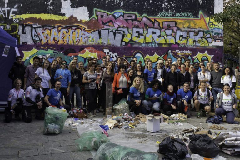 photo de groupe collecte canal Saint-Martin